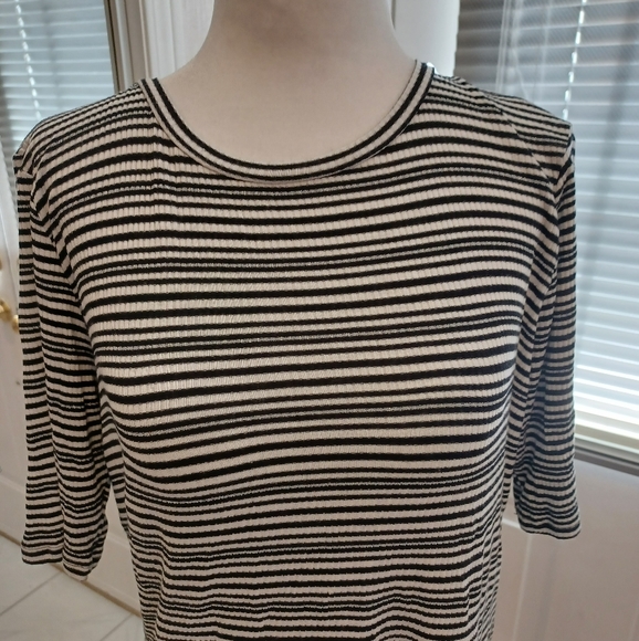$4 Add-on Black, White & Silver Striped Tee - Size Small - Picture 2 of 7